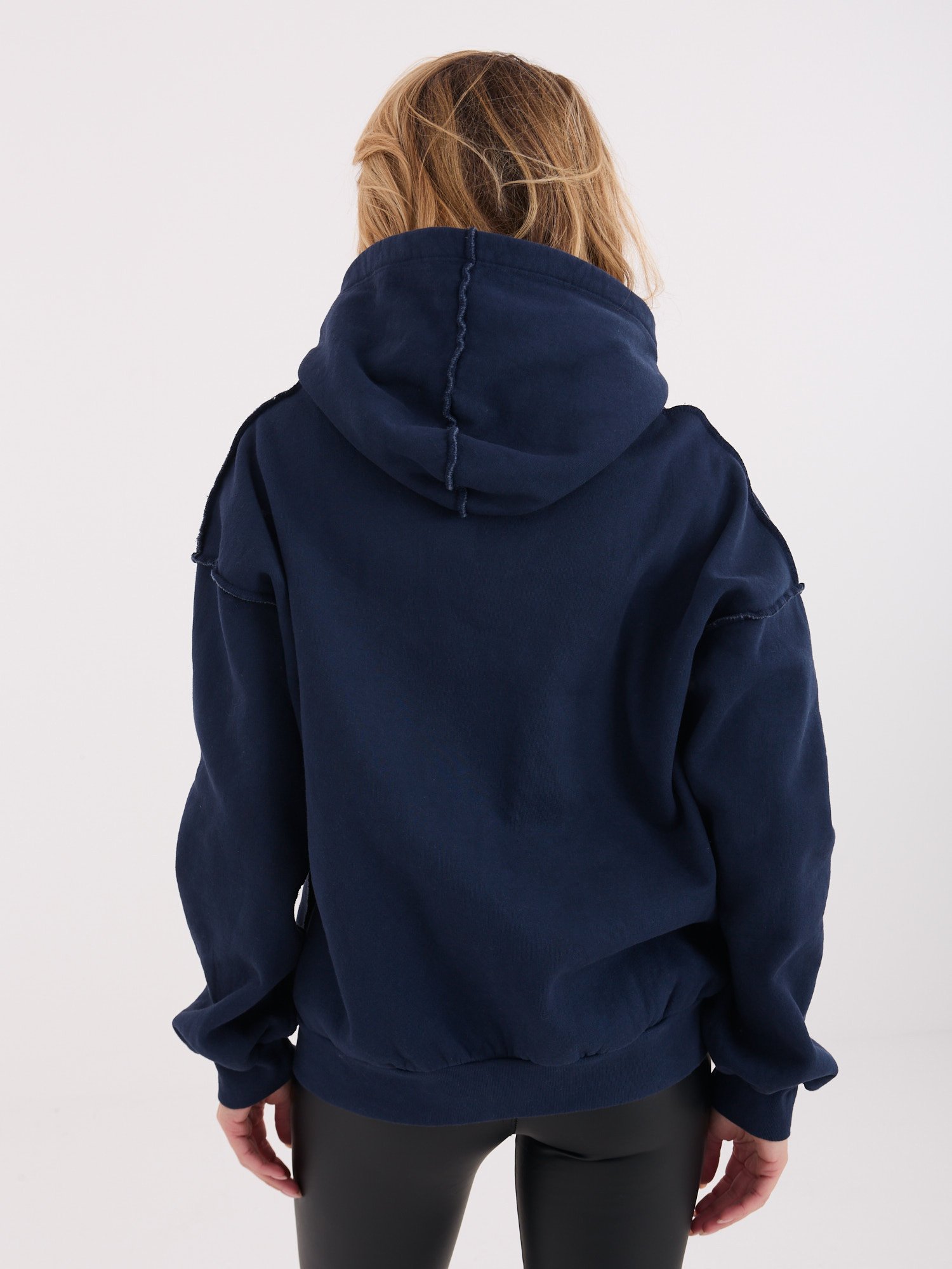 Oversize džemperis su gobtuvu "VELYN" tamsi mėlyna - Image 2