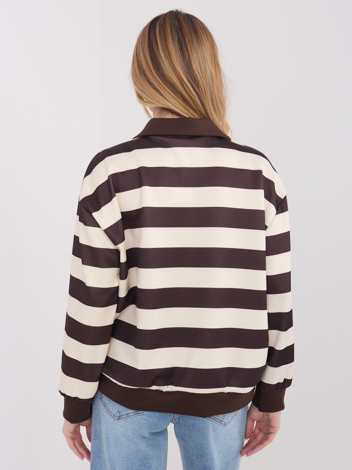 Oversize džemperis plačiomis juostomis su trumpu užtrauktuku "REMI" šviesi smėlio - Image 4