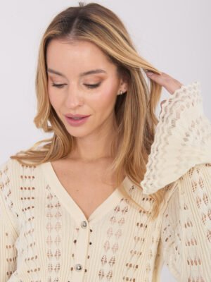 Alternative view of Užsegamas nėrinių megztukas su varpelio formos rankogaliais "NELLY" šviesi smėlio