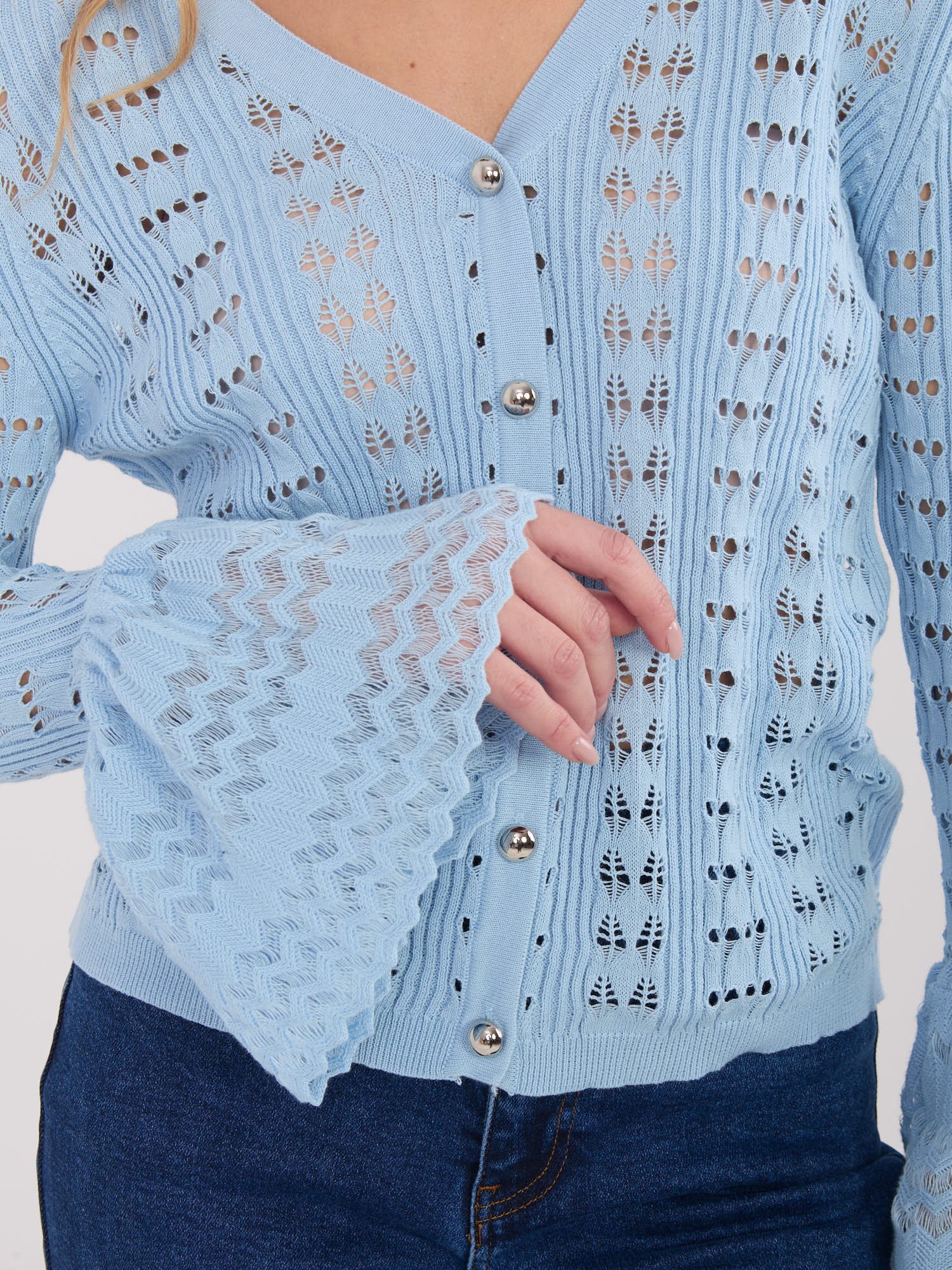 Užsegamas nėrinių megztukas su varpelio formos rankogaliais "NELLY" šviesi mėlyna - Image 5