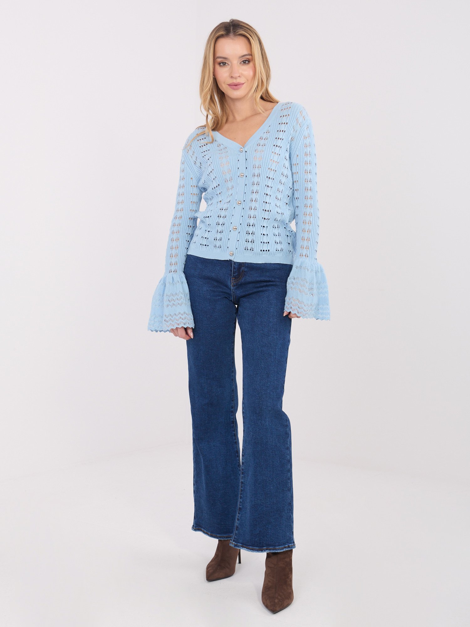 Užsegamas nėrinių megztukas su varpelio formos rankogaliais "NELLY" šviesi mėlyna