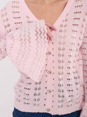 Alternative view of Užsegamas nėrinių megztukas su varpelio formos rankogaliais "NELLY" šviesi rožinė