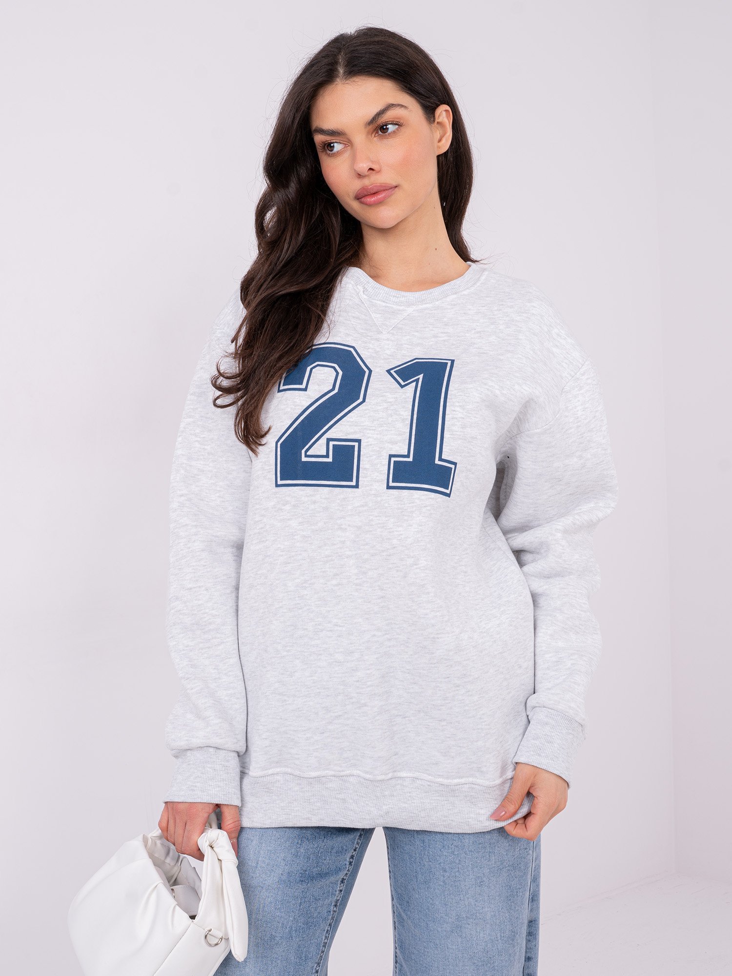 Oversize džemperis "Numeris 21" šviesi pilka - Image 3