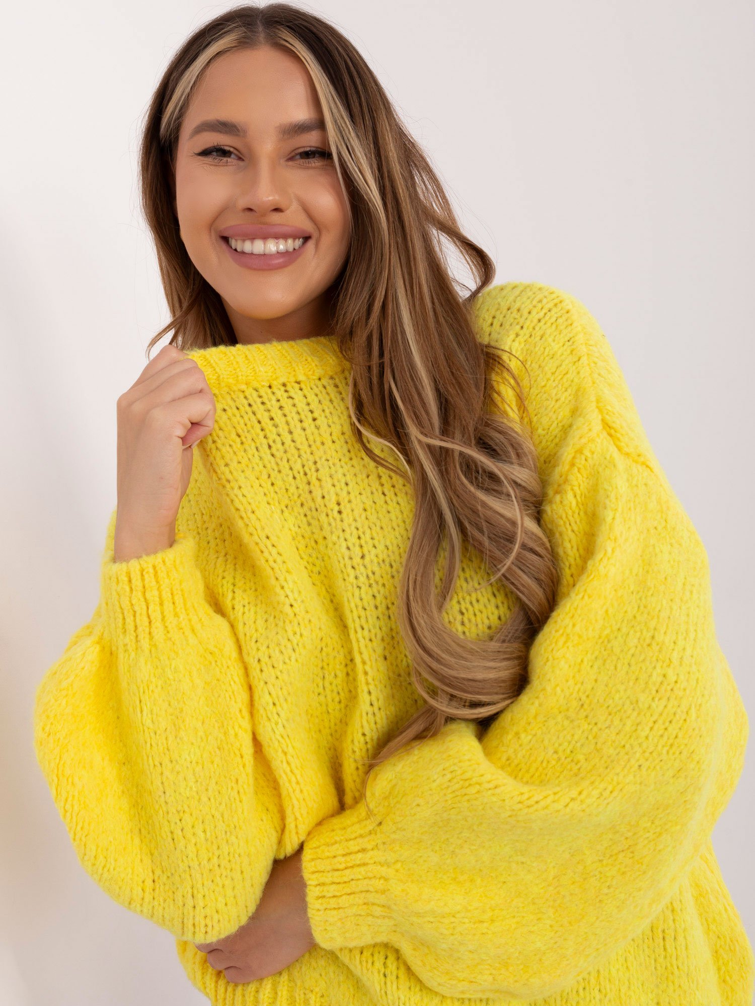 Oversize megztinis su vilna ir išraiškingomis pūstomis rankovėmis "TESSA" geltona - Image 4