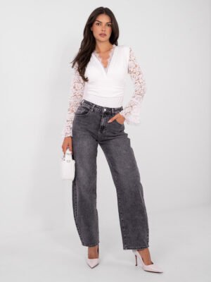 Bodis varpelio formos nėrinių rankovėmis "RENATA" balta