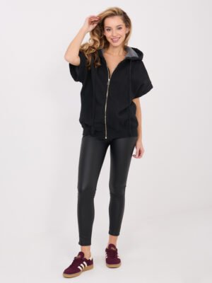 Casual stiliaus džemperis trumpomis rankovėmis su gobtuvu "MARAGDA" juoda