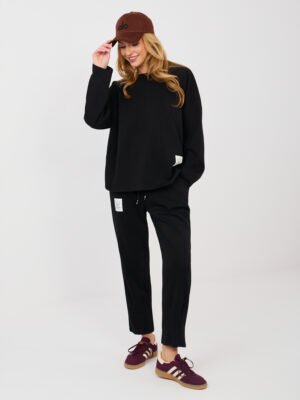 Laisvo silueto džemperio ir kelnių komplektas  "CORA" juoda