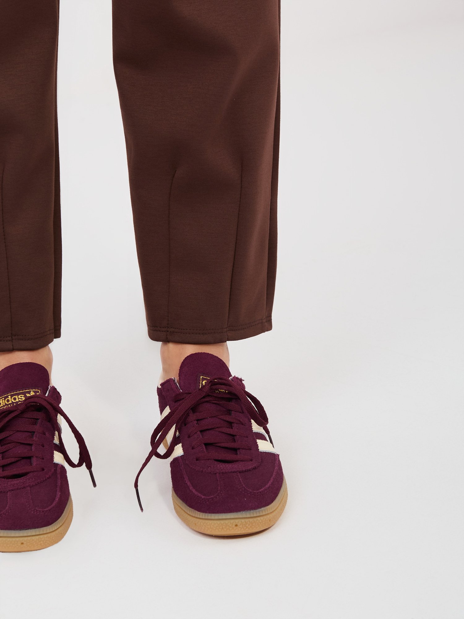 Laisvalaikio komplektas su minimalistinėmis etiketėmis "ANTERO" tamsi ruda - Image 5