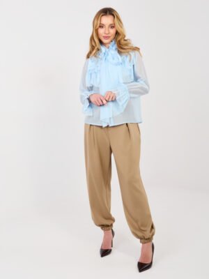 Švelniai permatomi marškiniai su raukiniais ir kaspinu "DIANA" šviesi mėlyna