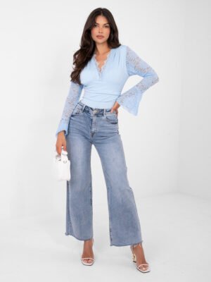 Bodis varpelio formos nėrinių rankovėmis "RENATA" šviesi mėlyna