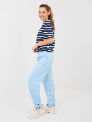 Alternative view of Laisvalaikio kelnės su raišteliais reguliuojamais galais "POLLA" šviesi mėlyna