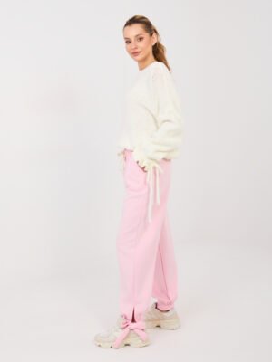 Alternative view of Laisvalaikio kelnės su raišteliais reguliuojamais galais "POLLA" šviesi rožinė