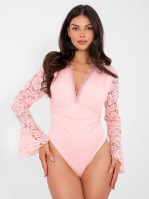 Bodis varpelio formos nėrinių rankovėmis "RENATA" šviesi rožinė