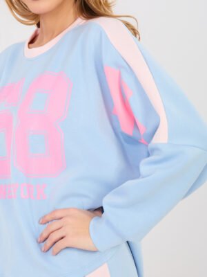 Alternative view of Džemperio ir kelnių laisvalaikio komplektas iš sviestinės medžiagos "NR. 58" šviesi mėlyna