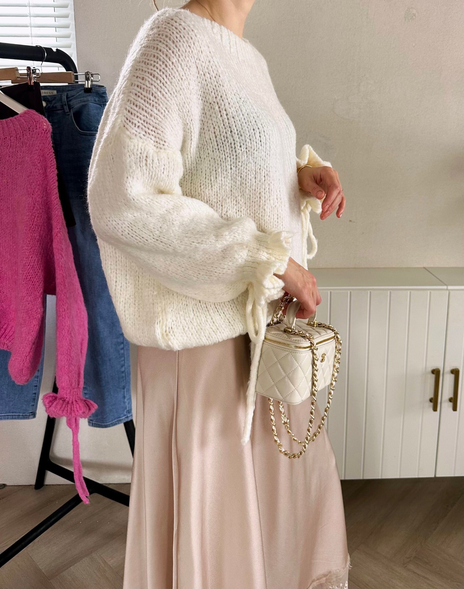 Lukrecija white3
