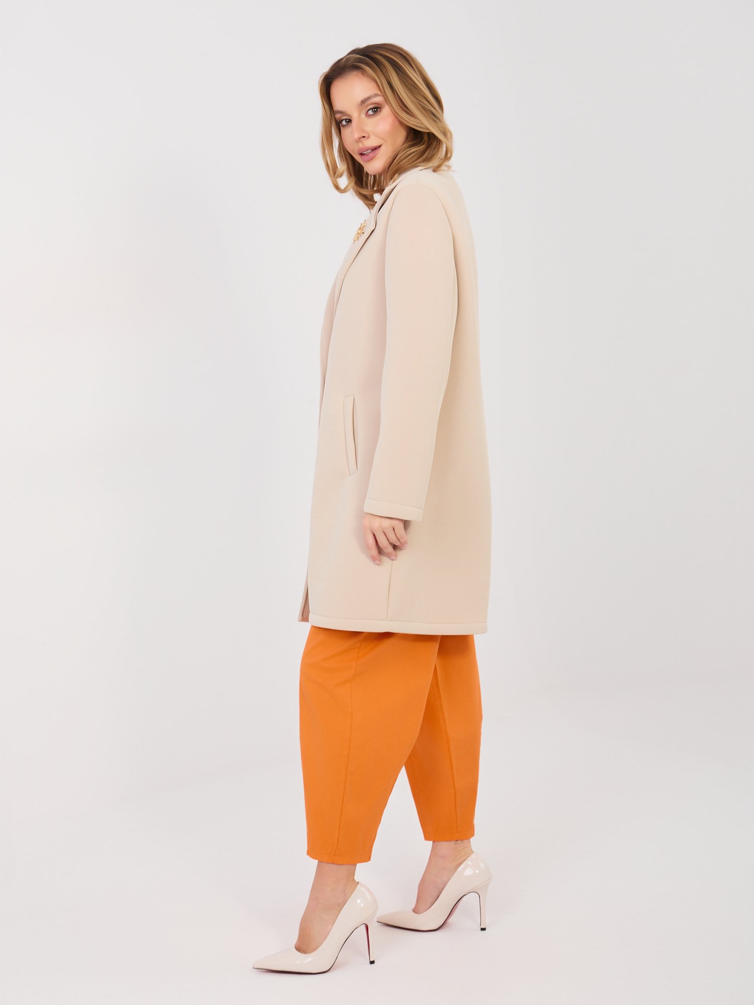 Modernus paltas su dekoratyvine sage "KYARA" beige - Image 4