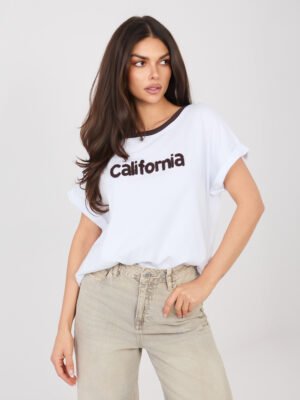 Laisvo silueto marškinėliai su išskirtinės tekstūros užrašu „CORTY“ balta