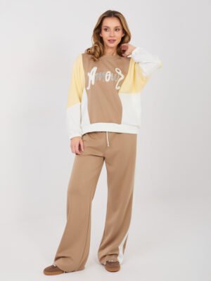 Laisvalaikio komplektas su subtiliu blizgių raidžių akcentu "CHARLY" tamsi smėlio
