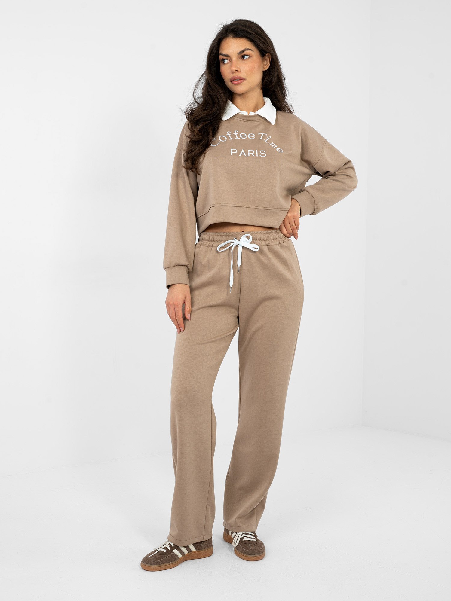 Trumpinto džemperio su apykakle ir kelniu komplektas "LILLA" tamsi smėlio