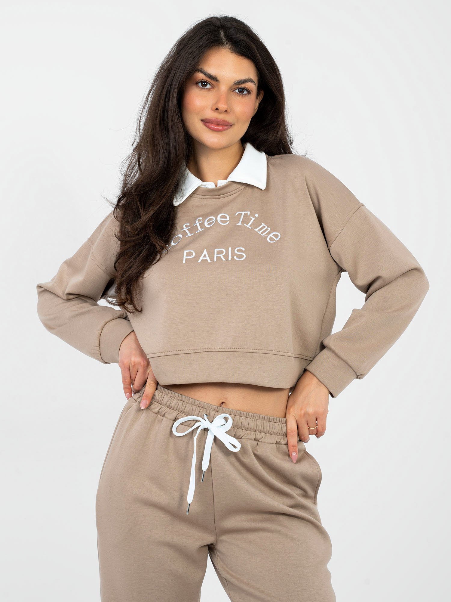 Trumpinto džemperio su apykakle ir kelniu komplektas "LILLA" tamsi smėlio - Image 4