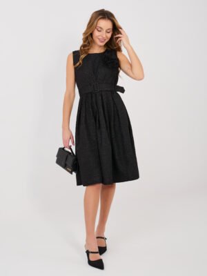 Elegantiška suknelė su gėlių detale ir diržu  "AMY" juoda