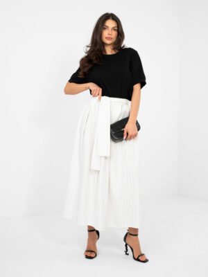 Klostuotas midi sijonas su diržu ir subtiliu dryželių raštu "LILIEN" pieno balta