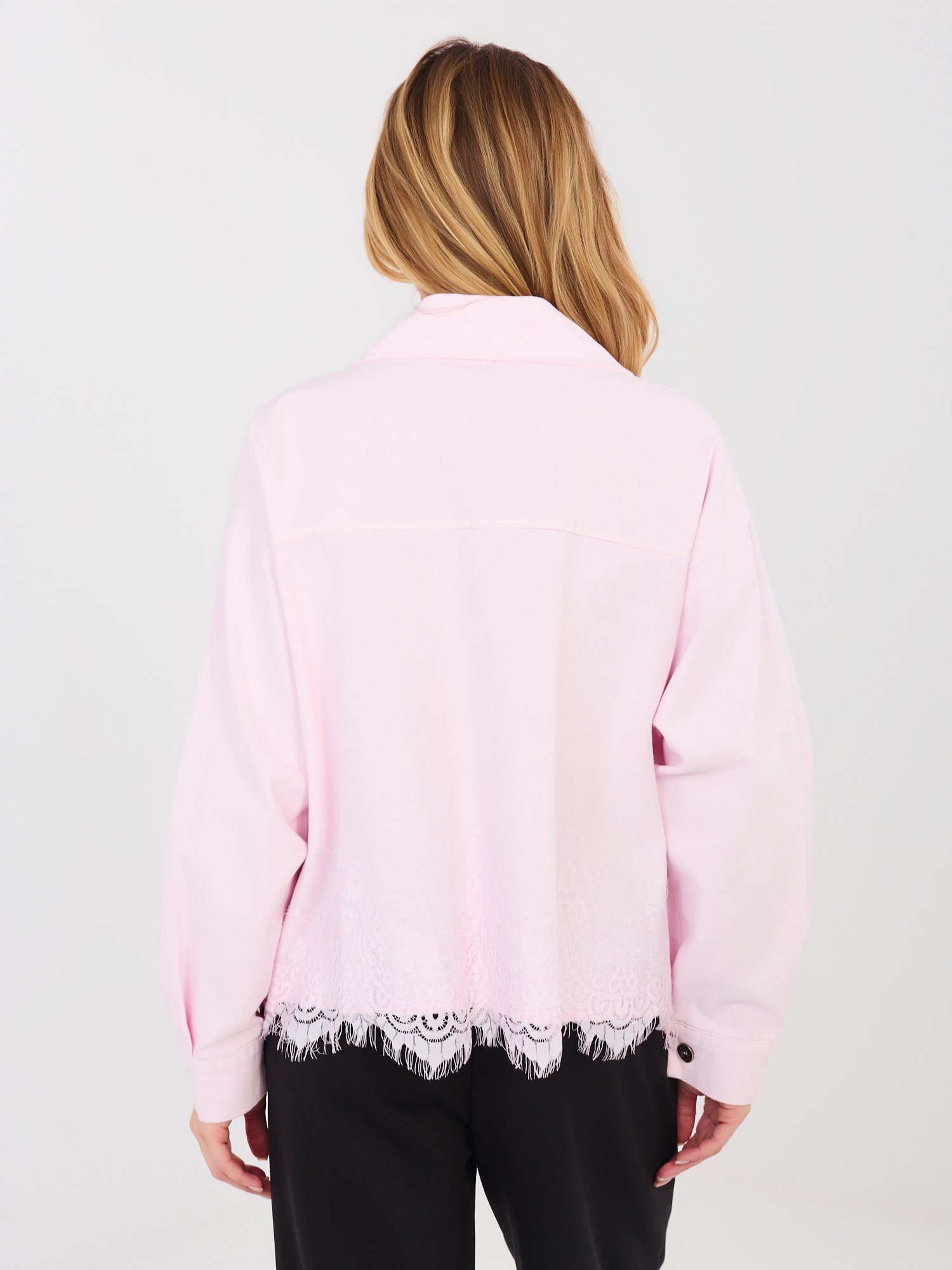 Džinsinis švarkelis su sagomis ir nėrinių apdaila "CORDY" šviesi rožinė - Image 2