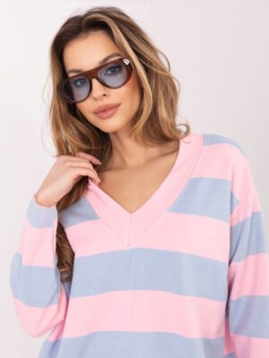 Alternative view of Dryžuotas oversize džemperis su V formos iškirpte "CHIARA" šviesi rožinė