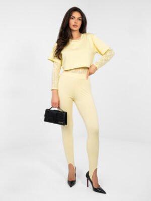 Stilingas bodis su nėrinių palaidinės imitacija "ELONA" šviesi geltona