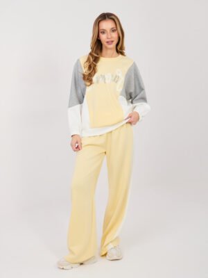 Laisvalaikio komplektas su subtiliu blizgių raidžių akcentu "CHARLY" šviesi geltona