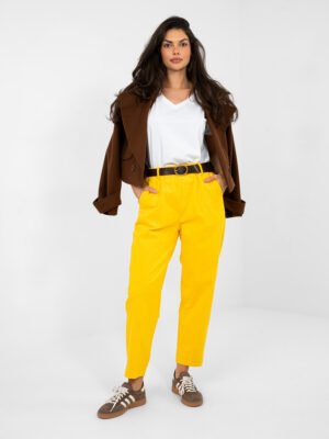 Modernios trumpintos velvetinės kelnės su diržu "BROOKE" geltona
