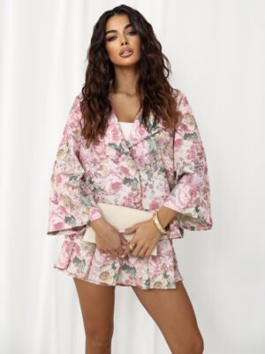 Modernus švarkas su gėlių raštu ir platėjančiomis rankovėmis "CELLI" tamsi rožinė