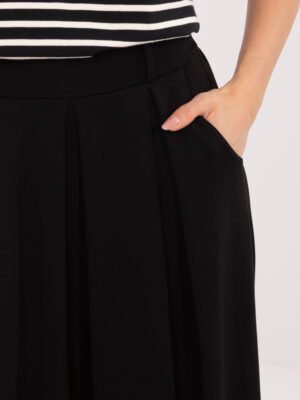 Alternative view of Ilgas sijonas su klostėmis ir aukštu liemeniu "BRITANY" juoda