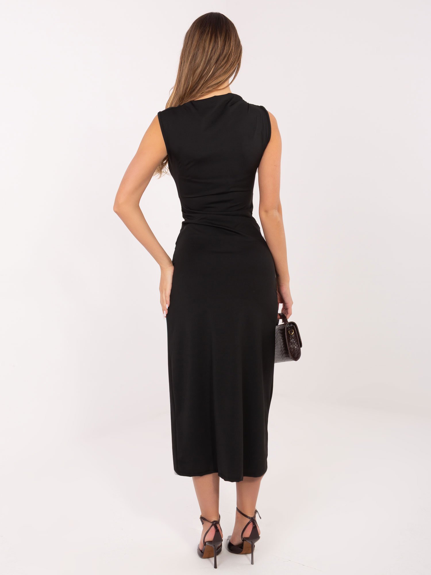 Midi ilgio suknelė su drapiruotu liemeniu ir dekoratyvine sagtimi "MAORY" juoda - Image 8