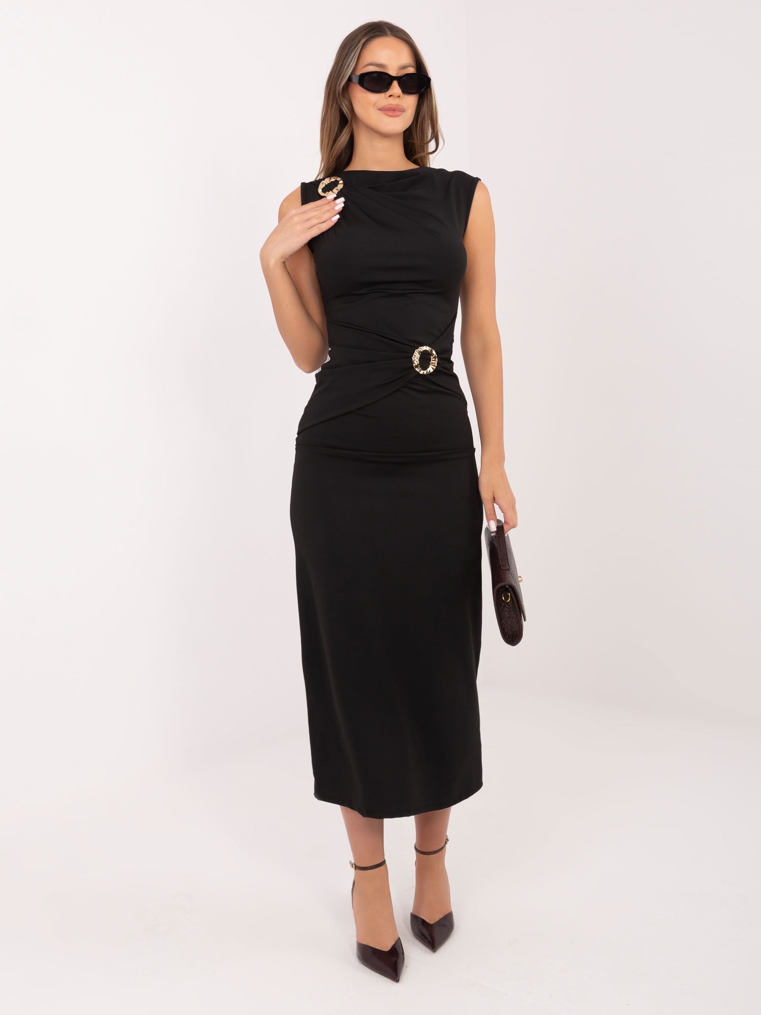 Midi ilgio suknelė su drapiruotu liemeniu ir dekoratyvine sagtimi "MAORY" juoda - Image 6