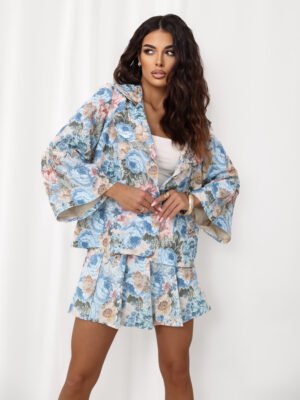 Modernus švarkas su gėlių raštu ir platėjančiomis rankovėmis "CELLI" šviesi mėlyna