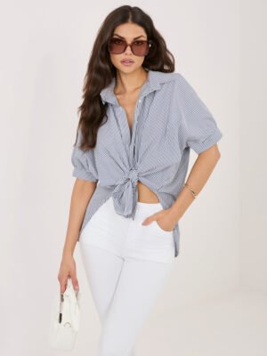 Alternative view of Dryžuoti marškiniai su kaspinu nugaroje "FAVIA" pilka