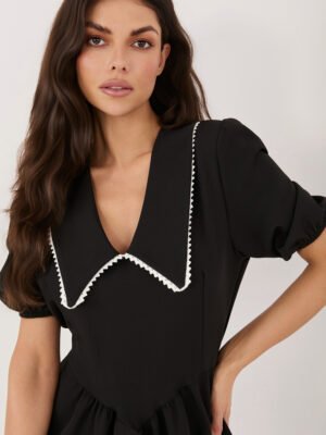 Alternative view of Mini suknelė su išraiškinga apykakle ir pūstomis rankovėmis "ARABELLA" juoda