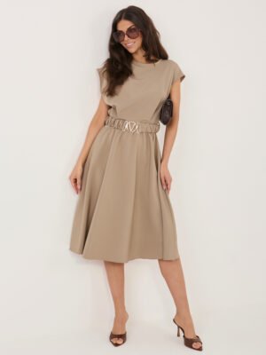 Elegantiška platėjanti suknele su dekoratyviniu diržu "LORETTE" tamsi smėlio