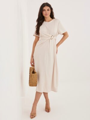 Stilinga asimetriškai drapiruota suknelė su dekoratyviniu surišimu "VAILLY" šviesi smėlio