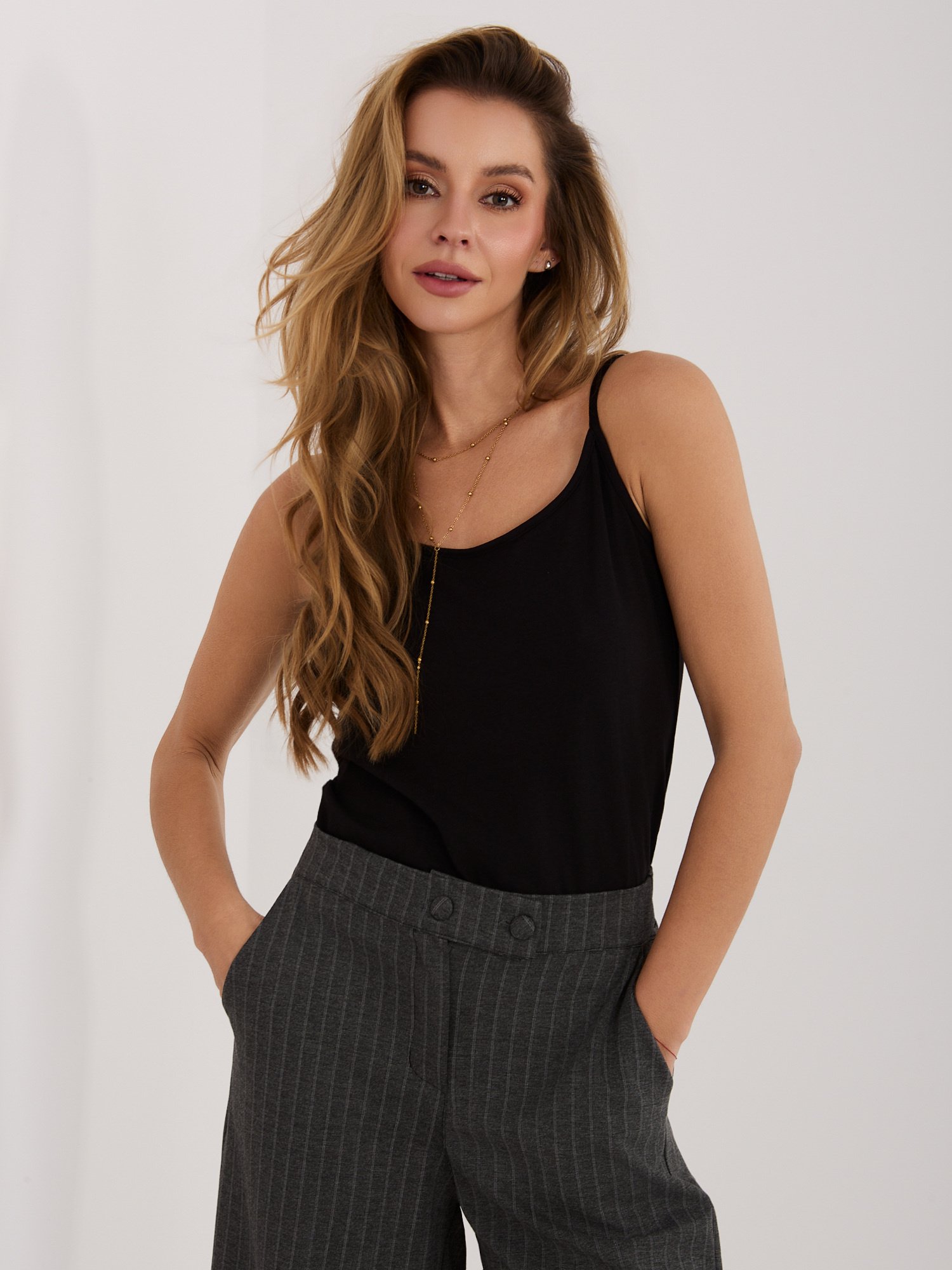 Minimalistinis topas plonomis petnešėlėmis "LISSA" juoda - Image 5