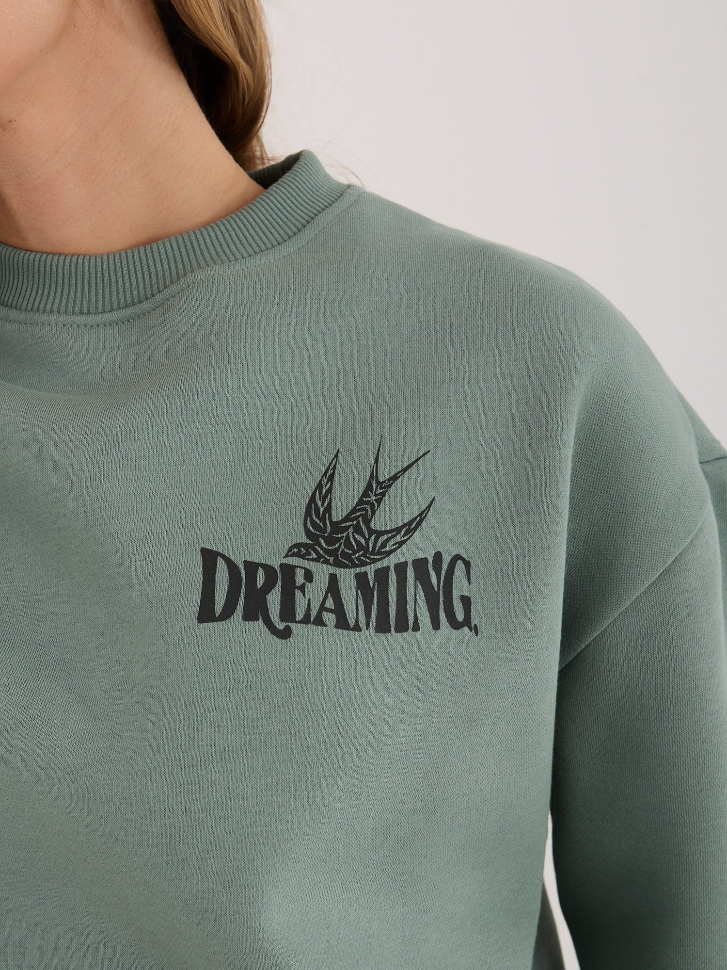 Išskirtinis džemperis su spauda nugaroje "DREAMING" pistacijų - Image 3