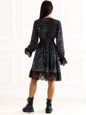 Alternative view of Lengvai krintanti leopardo rašto suknelė su nėrinių apdaila "LUANDA" juoda